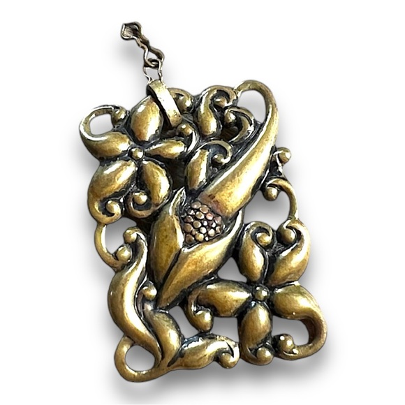 VINTAGE BRASS Floral FRENCH ART NOUVEAU STYLE PENDANT - Picture 1 of 16